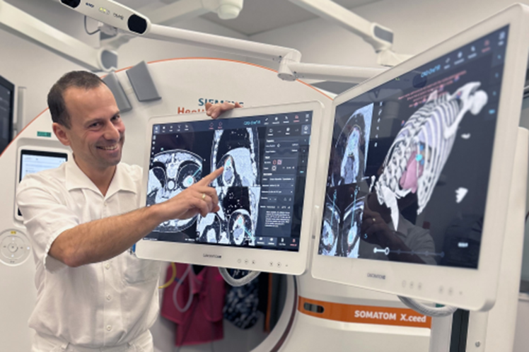 Site Site director and senior IR consultant, Dr. Helmut Kopf, MSc, with the CAS-One IR system